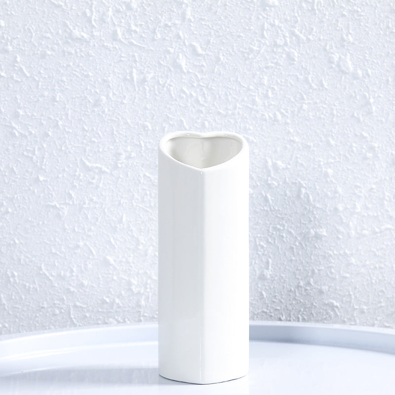 Heart-Shaped Elegant Ceramic Vase Stornfeild