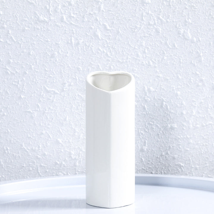 Heart-Shaped Elegant Ceramic Vase Stornfeild