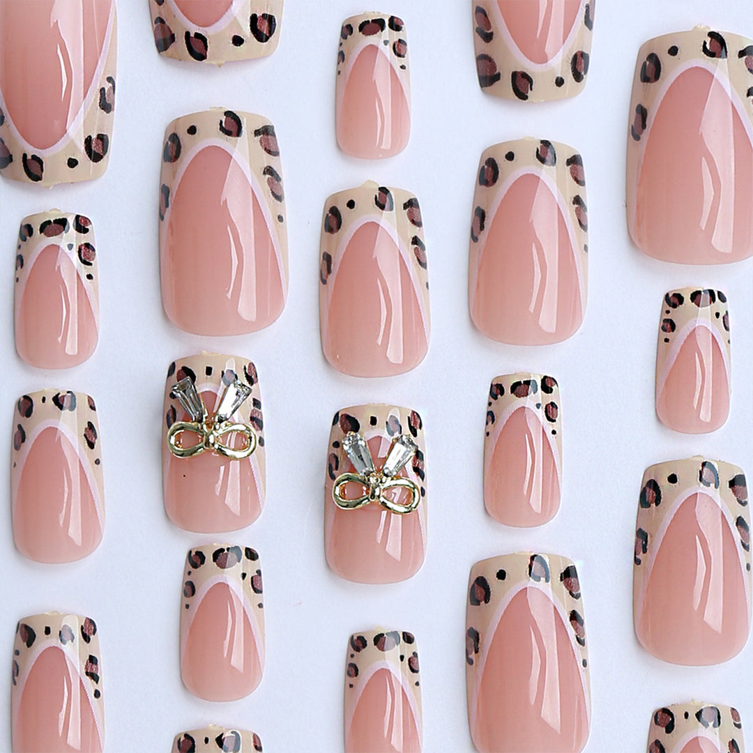Artificial Nails with Elegant Bow Decoration Stornfield
