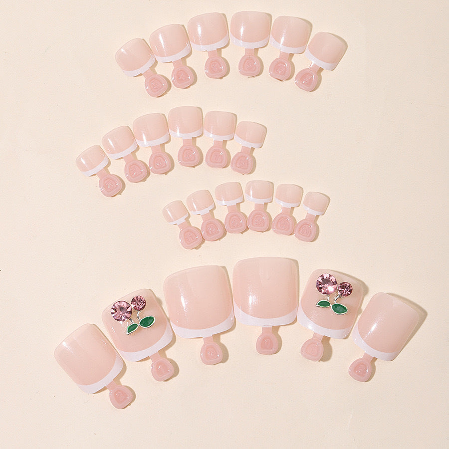 Nail art set with playful floral design Stornfield