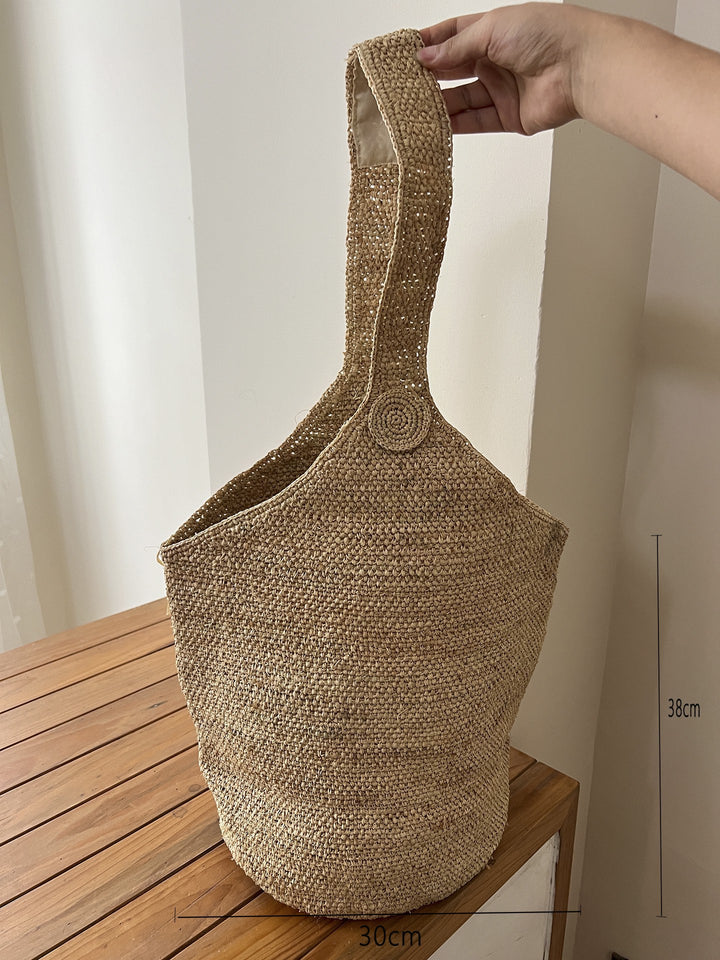 Handcrafted straw bag with soft lining Stornfield