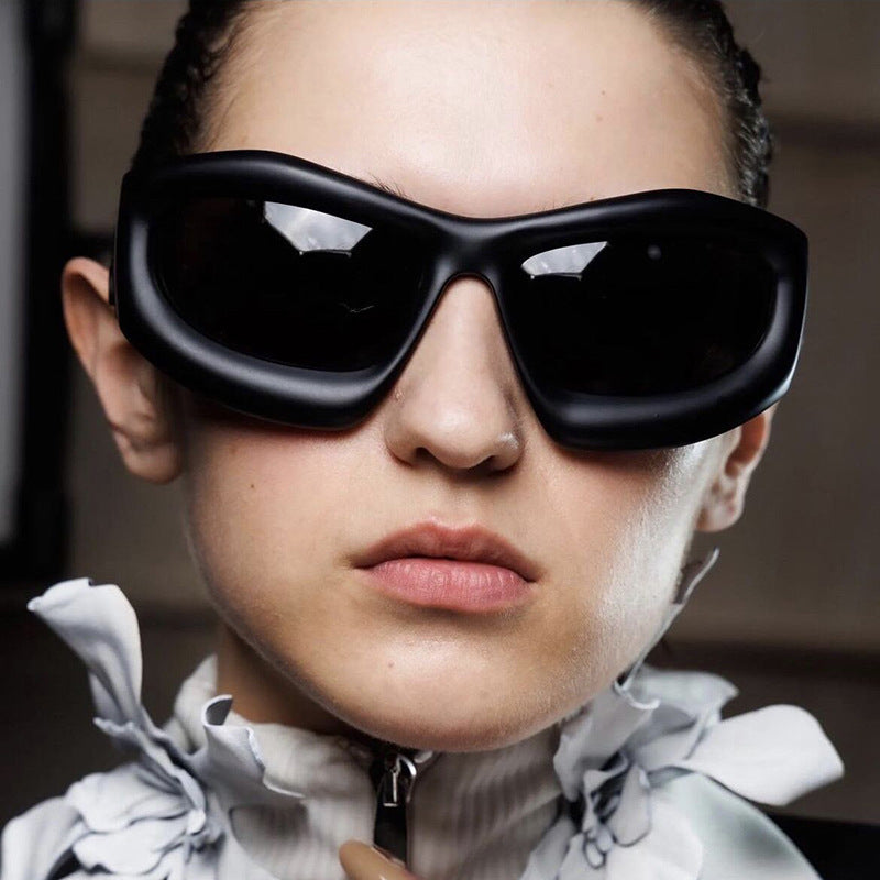 Women's sporty sunglasses with protective UV filter and thick frame Stornfield