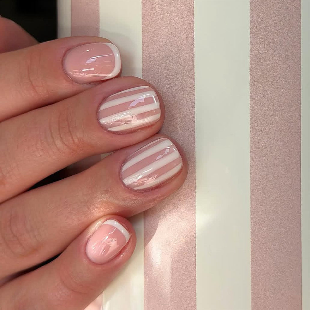 Artificial nail art with stripe pattern Stornfield