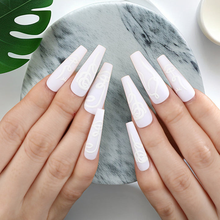 Glossy Design Artificial Nails Stornfield