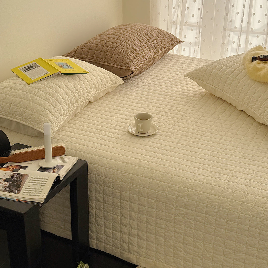 Quilted Velvet Cotton Bedspread Set with Diamond Stitch Pillow Shams