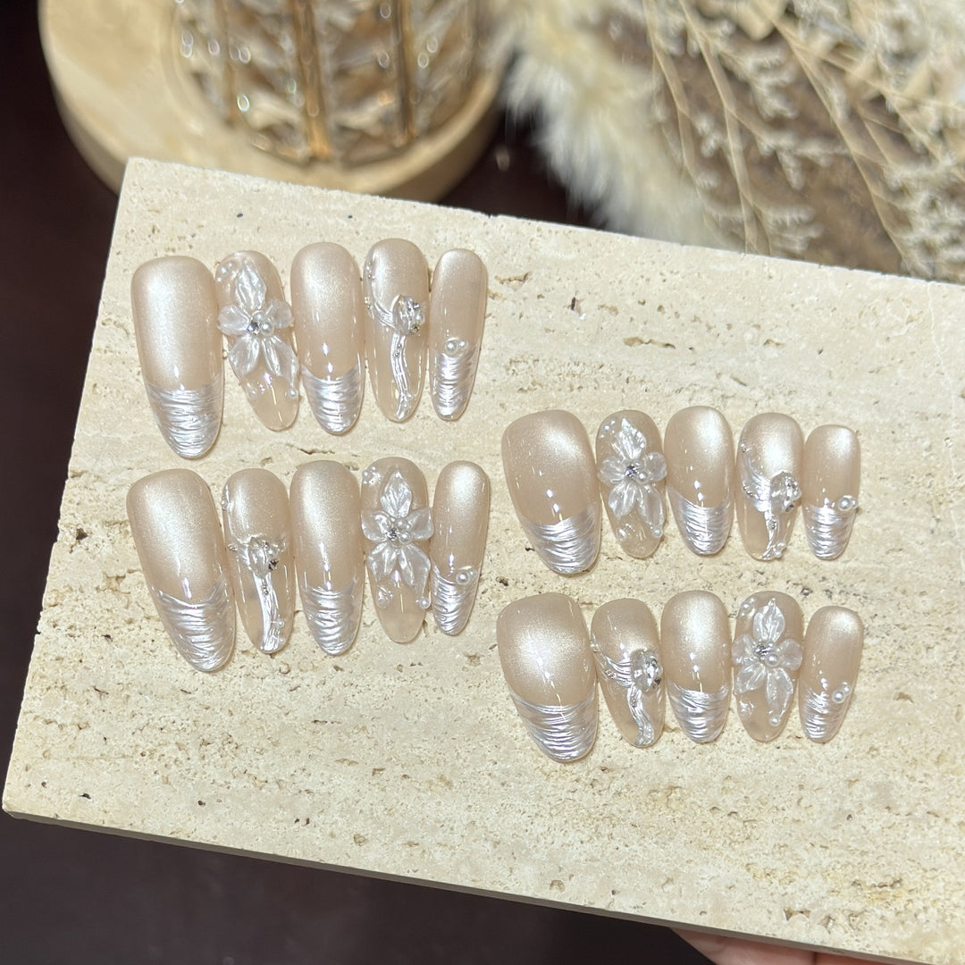 Elegant Decorative Press-On Nail Tips Set