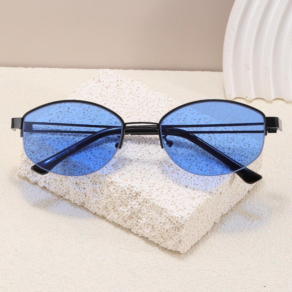 Fashionable glasses with elegant, oval shape Stornfield
