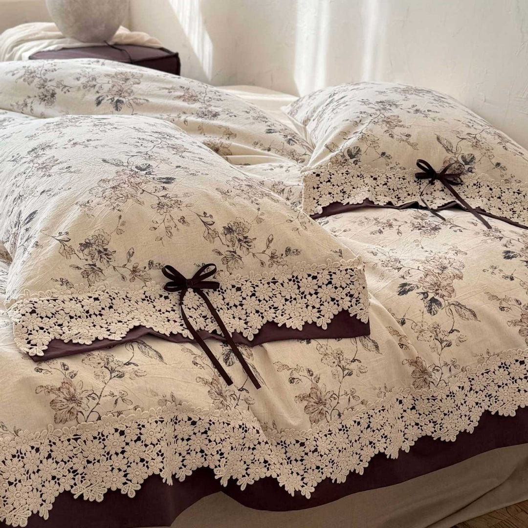 Luxurious cotton-linen bedding set with floral print and crochet lace