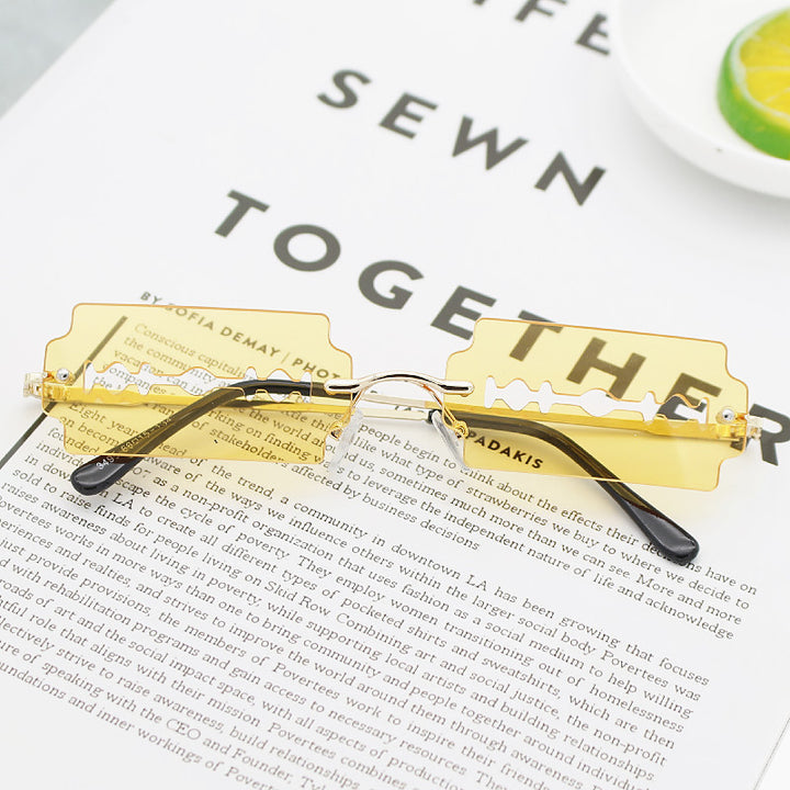 Women's Fashionable Retro Sunglasses in Unique Design Stornfield