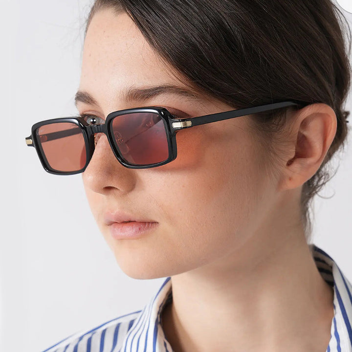 Women square sunglasses with protective UV filter and sturdy frame Stornfield