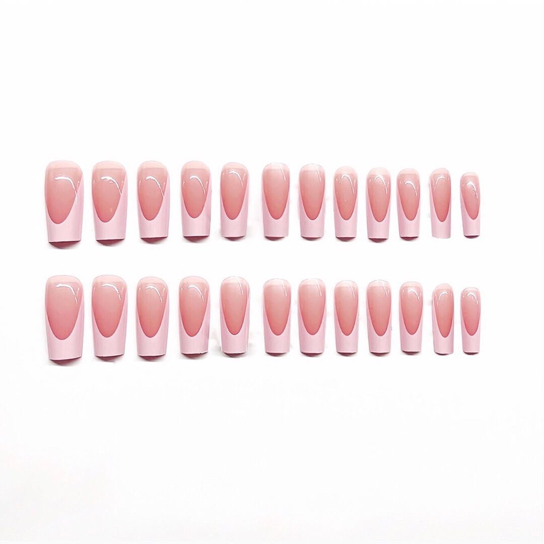 Elegant French Tip Nail Set Stornfield