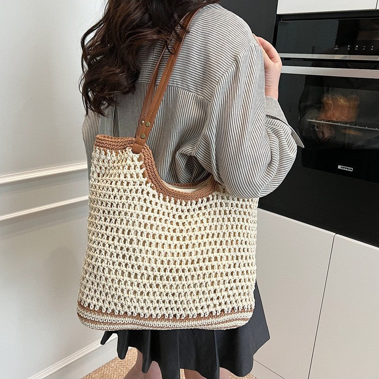 Handcrafted beach bag with fine mesh structures Stornfield