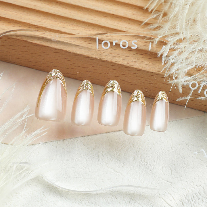 Elegant Golden Accent Press-On Nail Art Stornfield