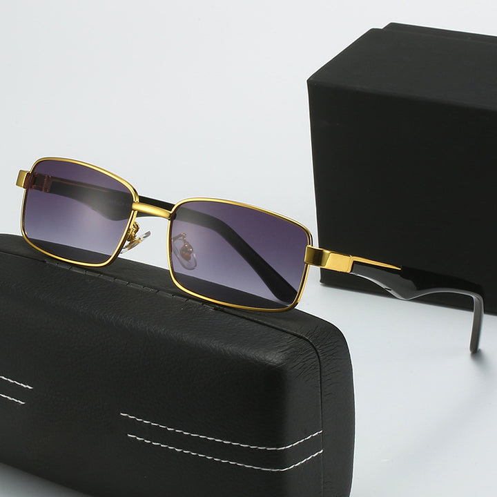 Women's corrective glasses with elegant gold-colored frame and stylish design Stornfield