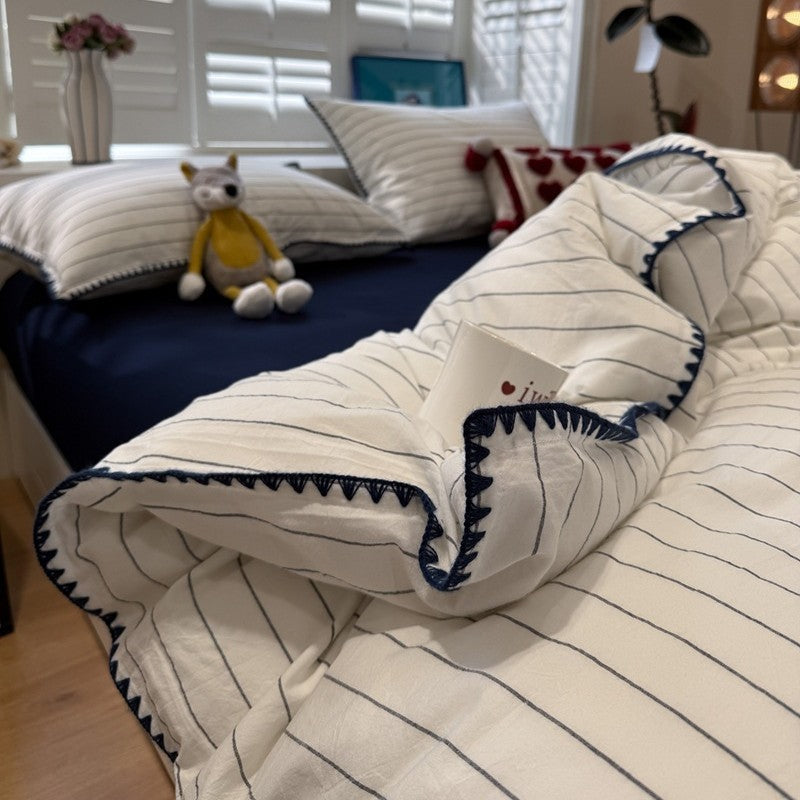 Lightweight Checkered Bedding Set
