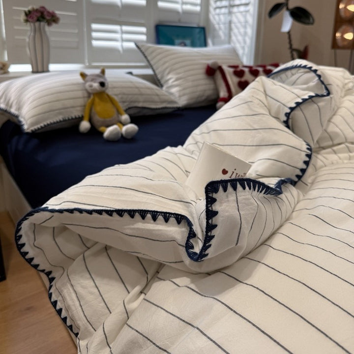 Lightweight Checkered Bedding Set