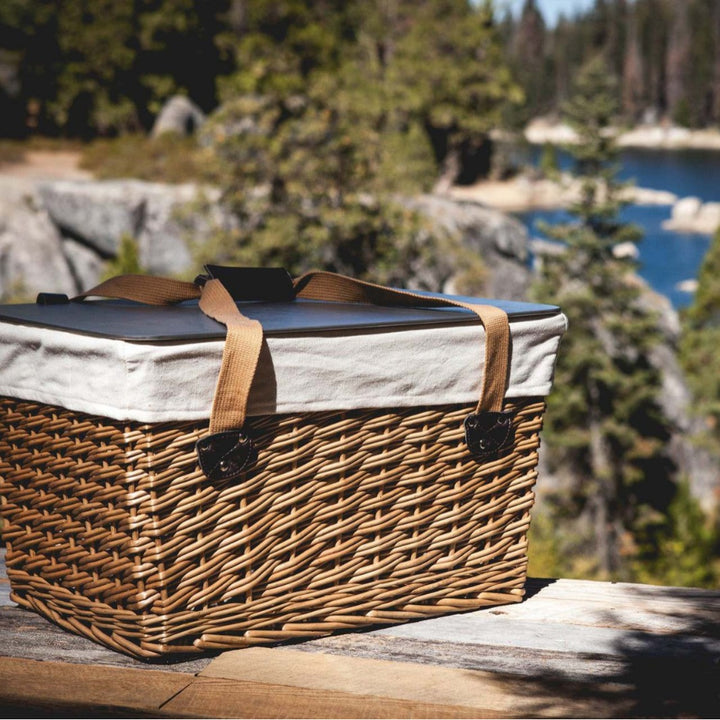Women's picnic basket with padded lid and sturdy carrying handles Stornfield