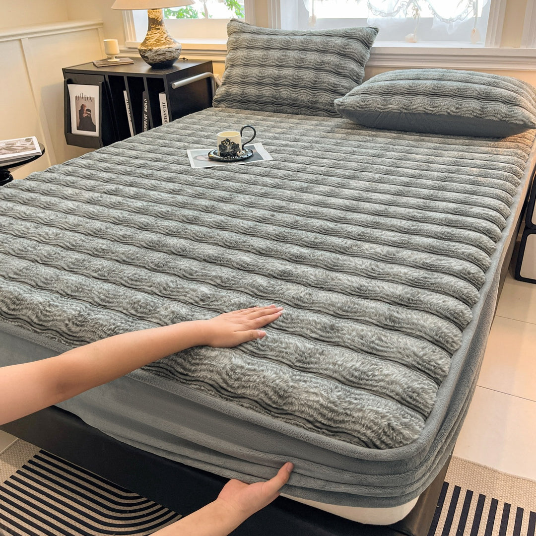Ribbed Plush Mattress Protector