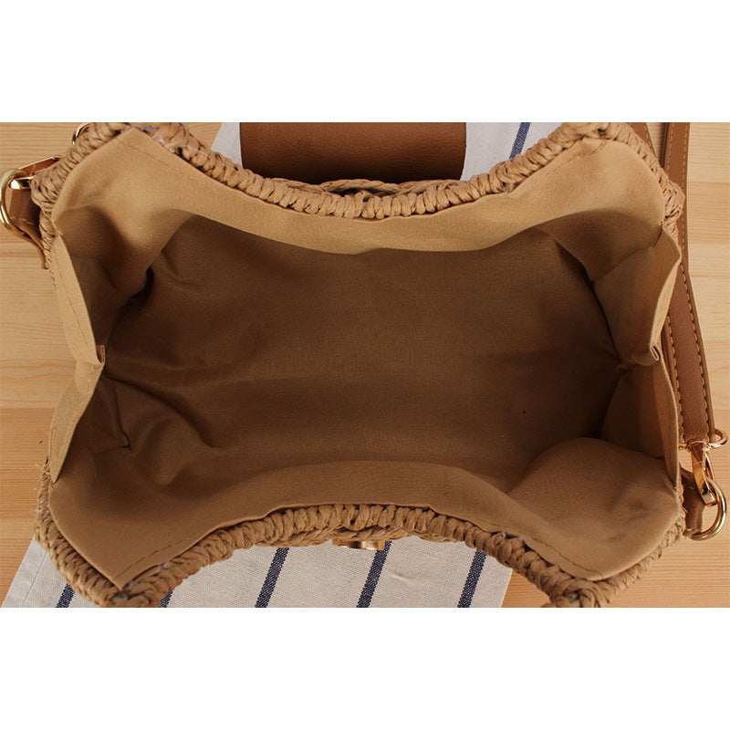 Elegant basket bag with unique closure Stornfield