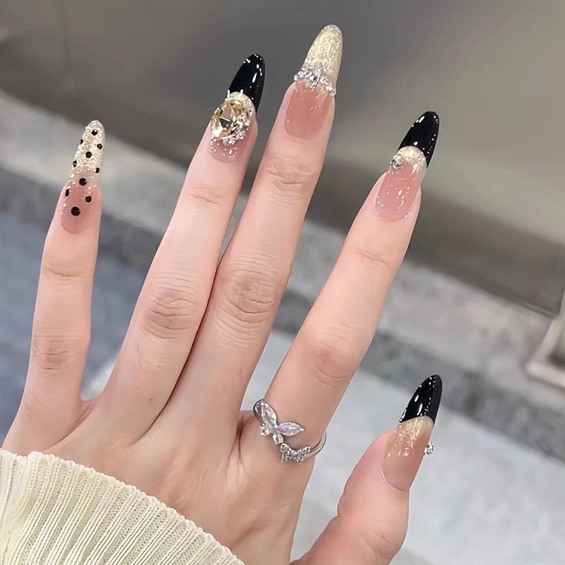 Premium Glittering Press-On Nail Extensions Stornfield