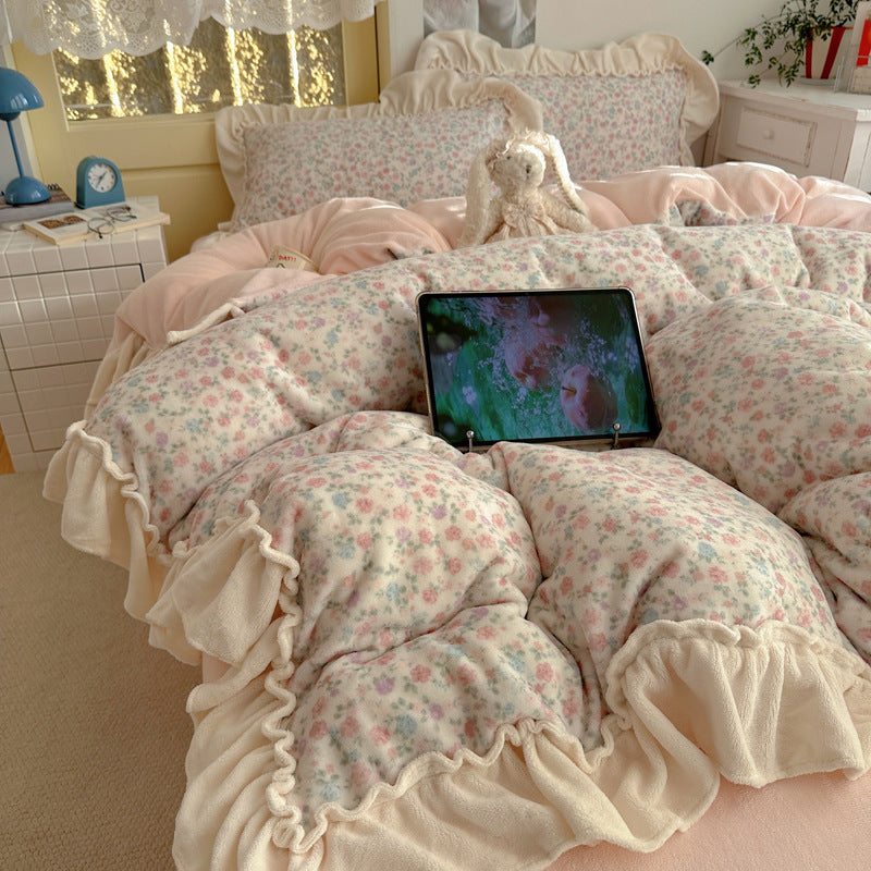 Cozy Patchwork Quilted Bedspread Set