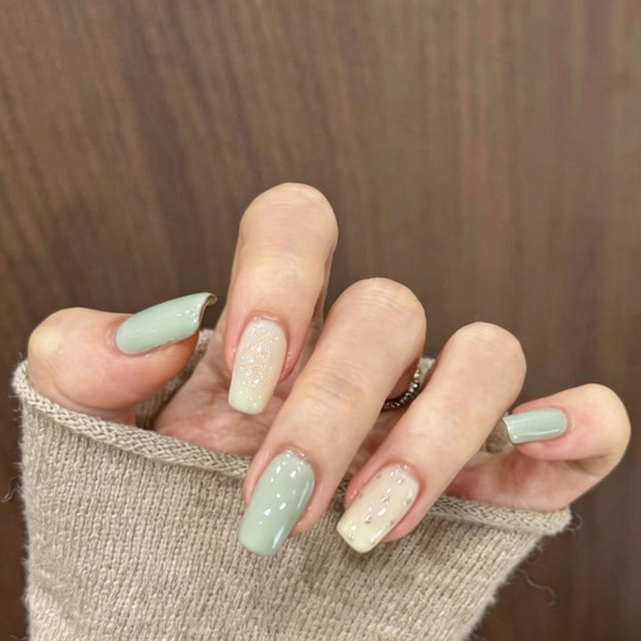 Whimsical Bear-Themed Press-On Nail Art Kit Stornfield