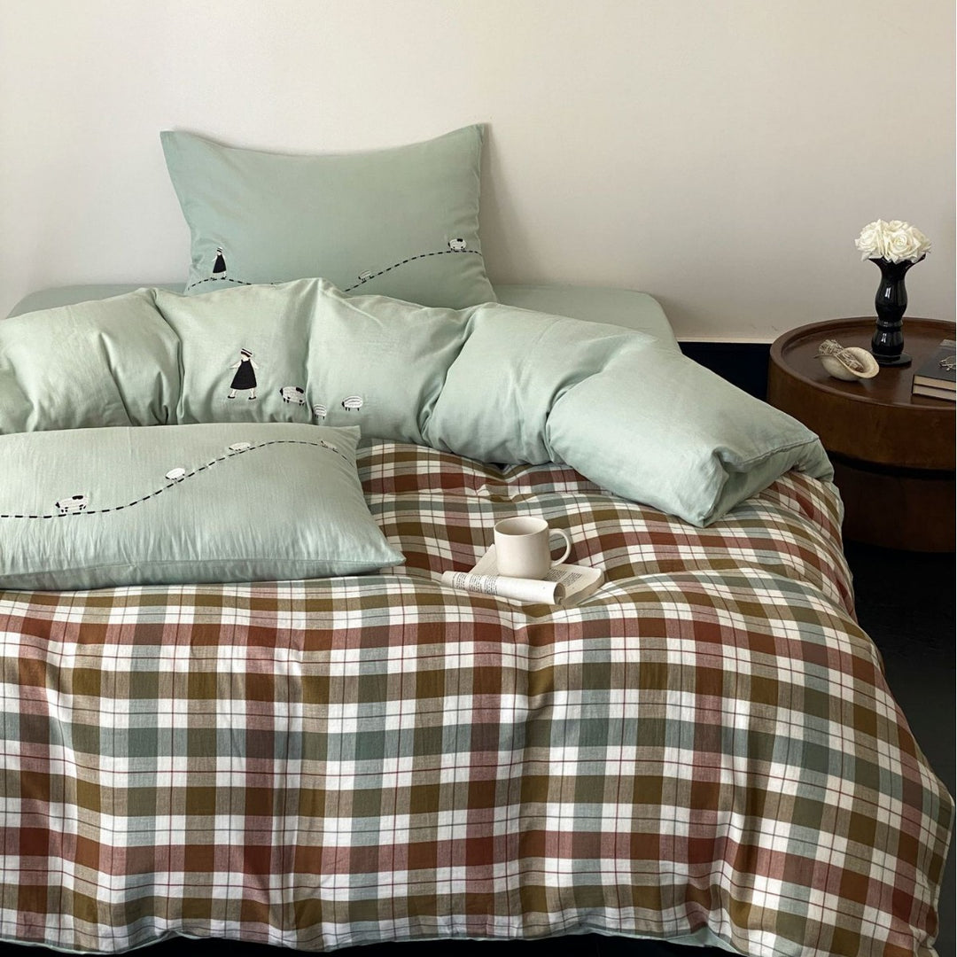 Pastel-striped bedding set made of cotton-linen with rainbow embroidery