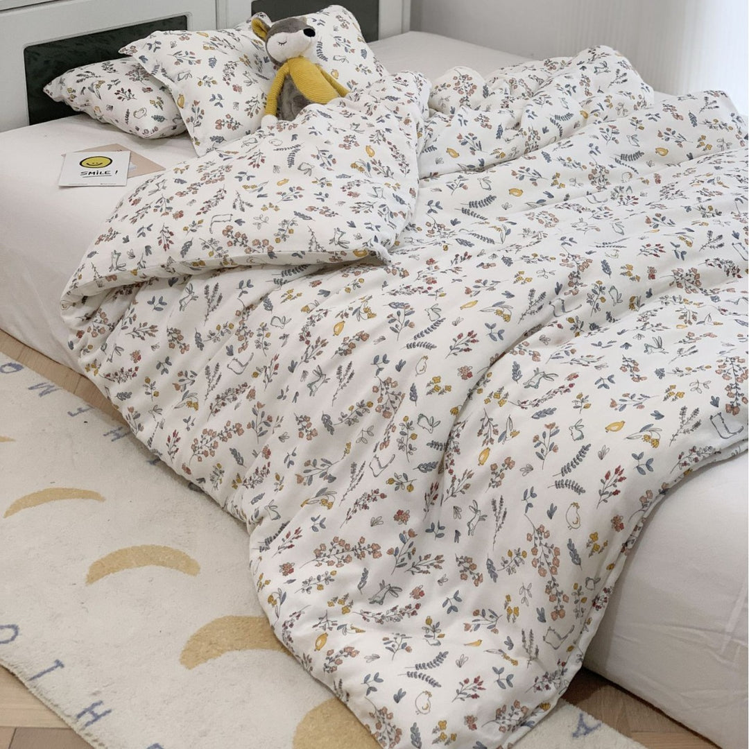 Kids bedding set with cute lion motifs made of soft cotton muslin
