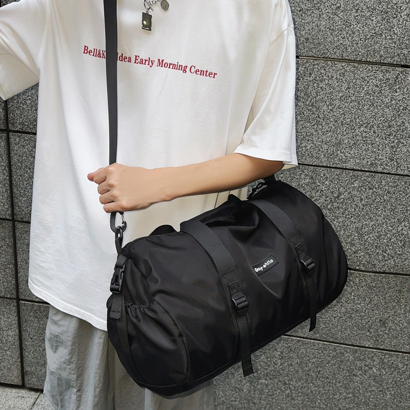 Sporty multifunctional travel bag with ergonomic shoulder straps Stornfield
