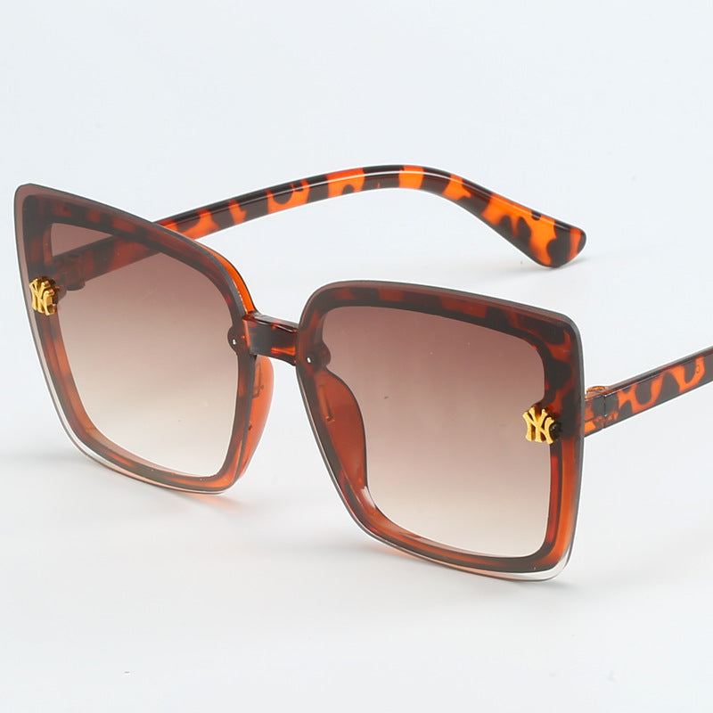 Ladies stylish square sunglasses with elegant details Stornfield