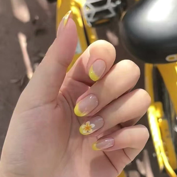 Artificial Nail Art with Blooming Design Stornfield