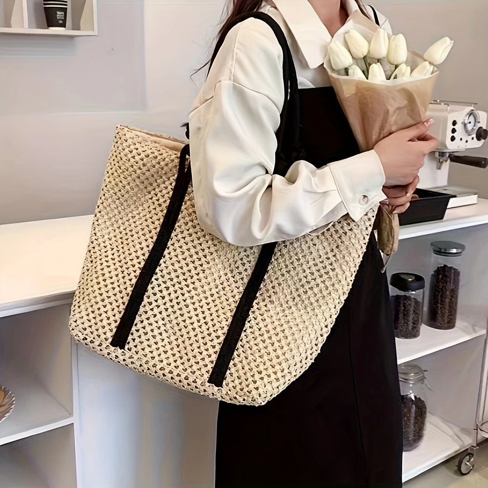 Spacious basket bag with black accents Stornfield
