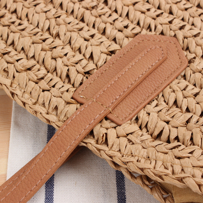 Beach bag with fringed design made of natural woven material Stornfield