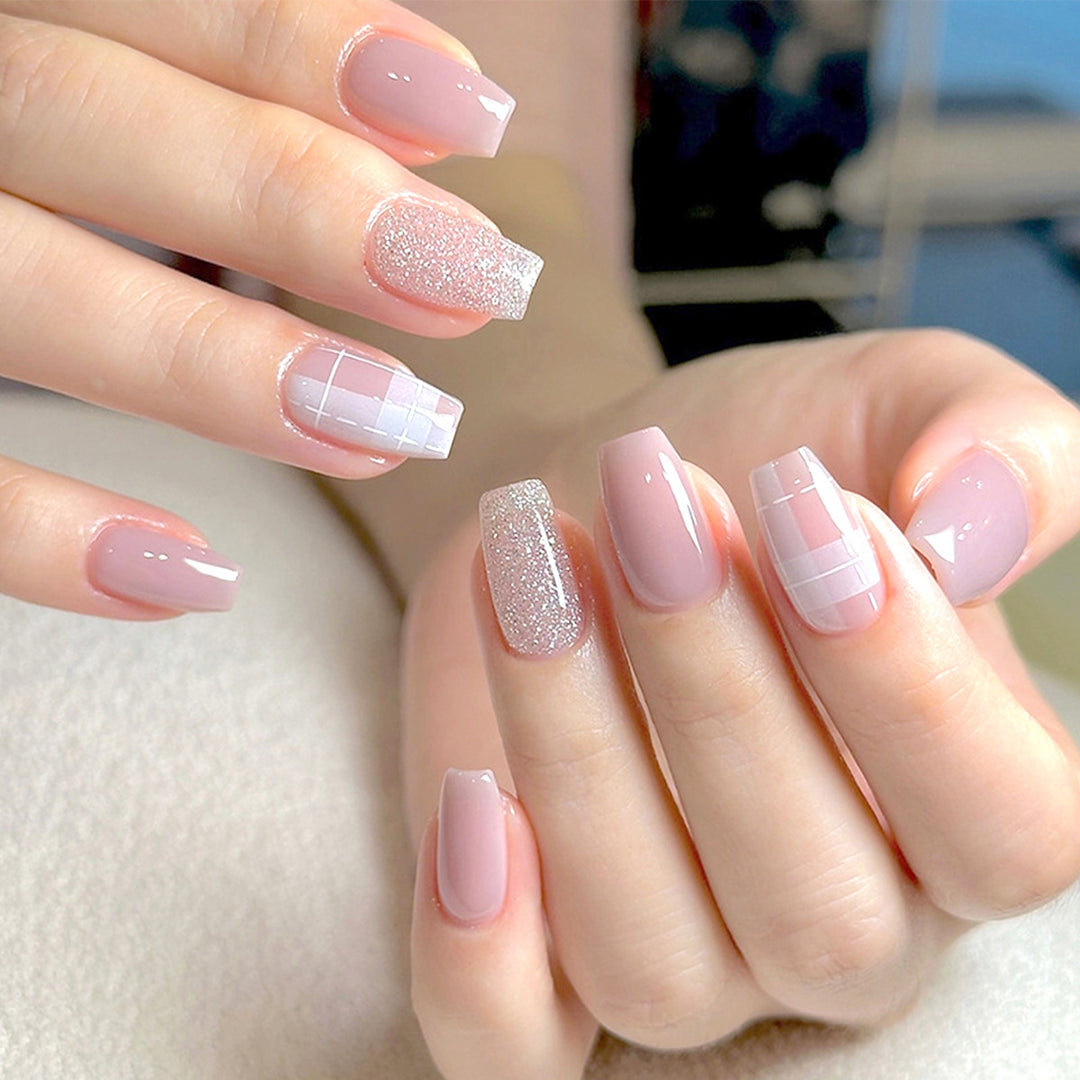 Elegant Press-On Nail Design Stornfield