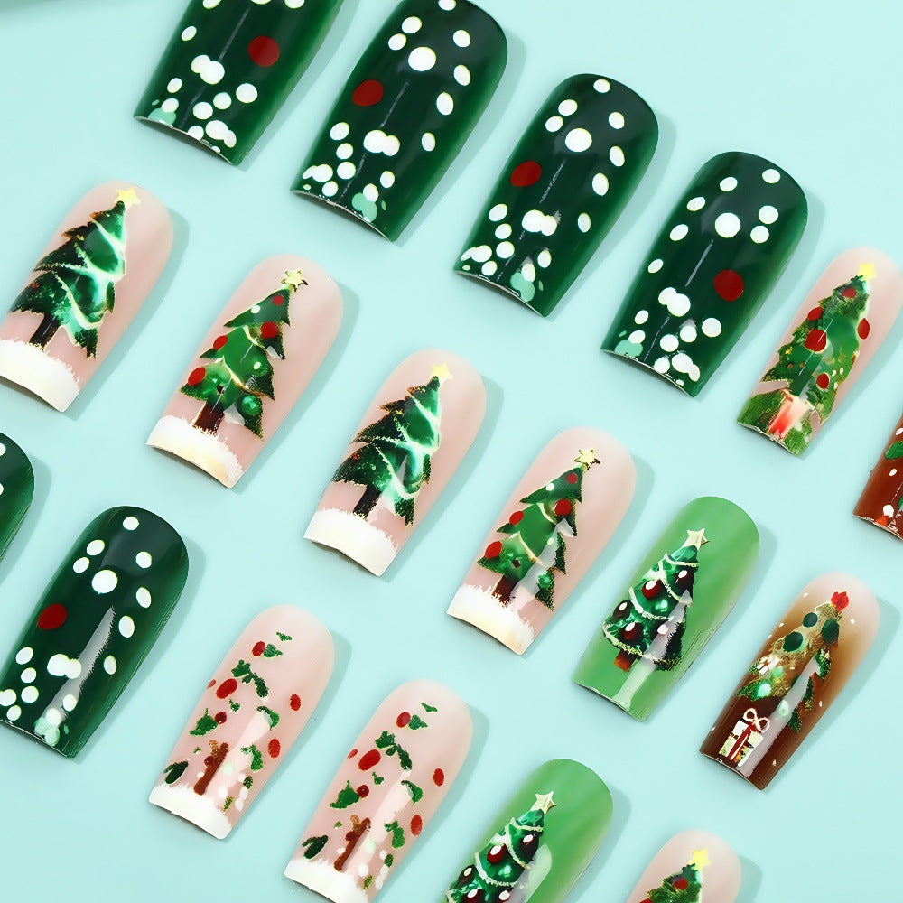 Artificial nails in festive Christmas design Stornfield