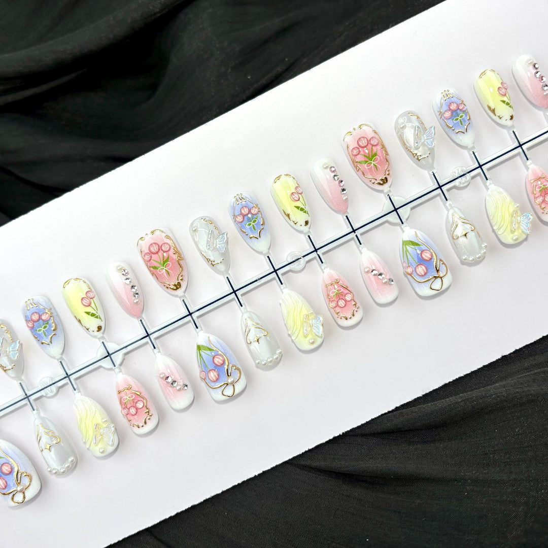 Artistic Floral Nail Design Press-On Set 1790745747