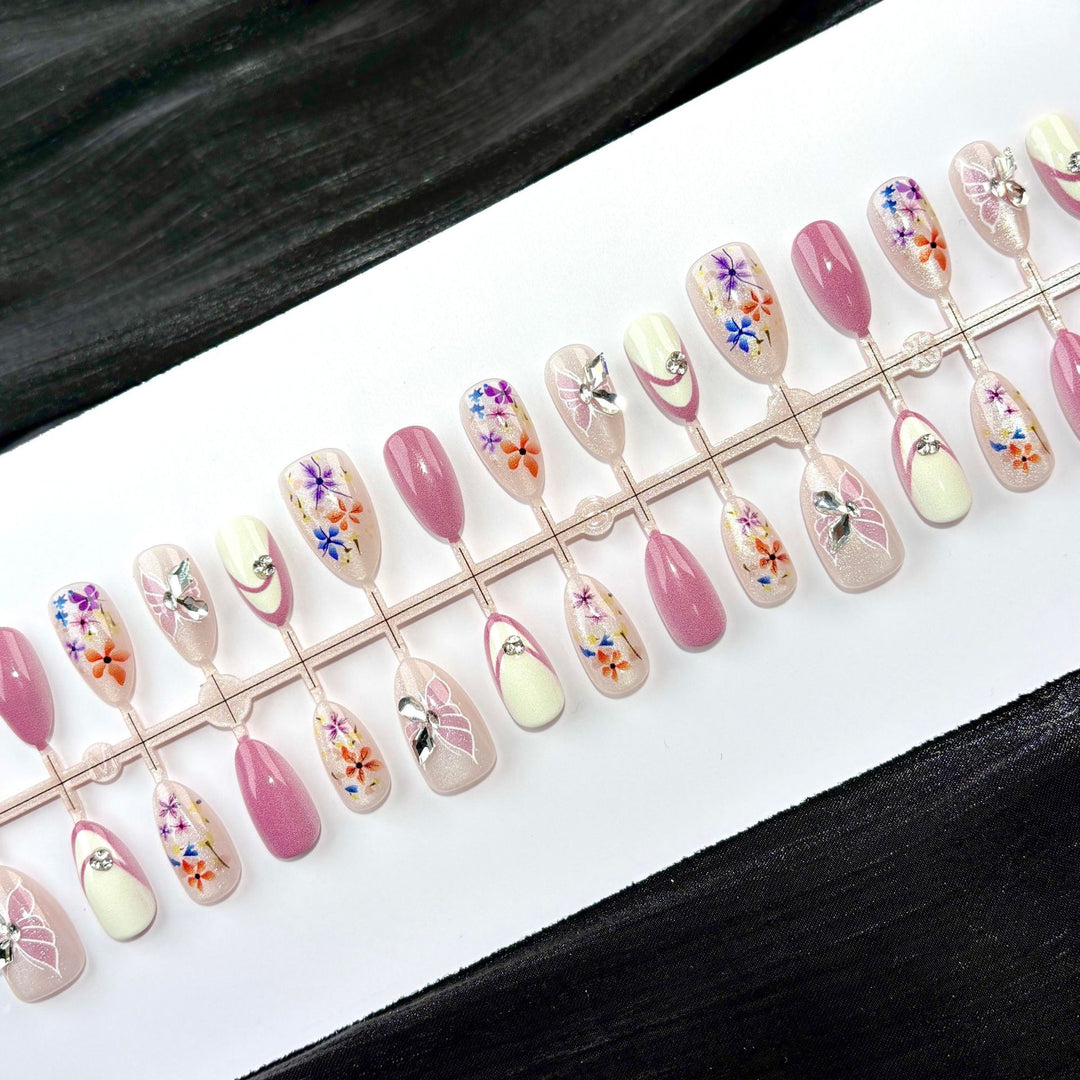 Elegant Polka Dot and Lace Press-On Nail Set