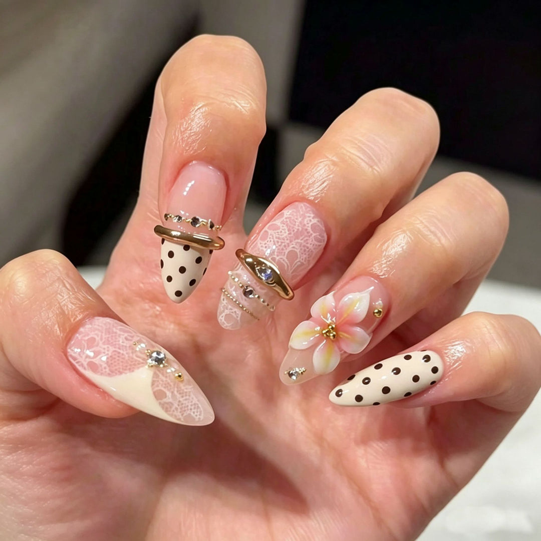 Elegant Press-On Nail Tips with Decorative Bow Stornfield