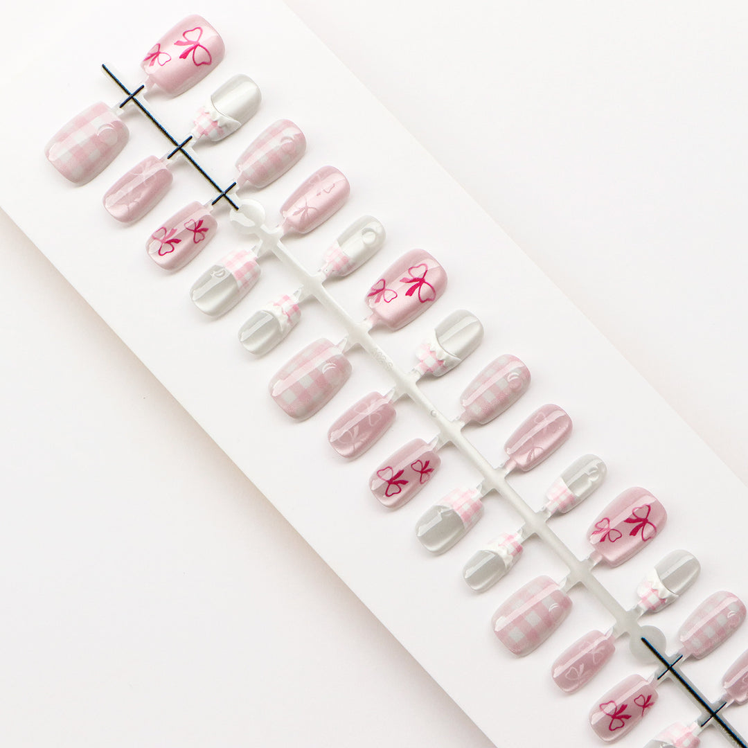 Elegant Bow-Embellished Press-On Nails