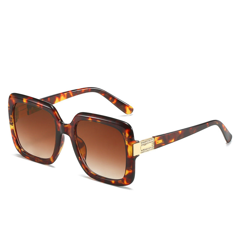Women's elegant oversized sunglasses with luxurious metal accents Stornfield