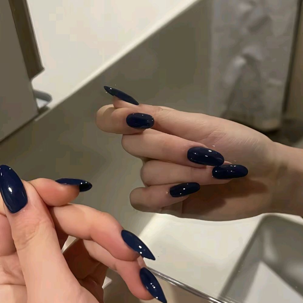 Glossy Almond Shaped Nail Extensions