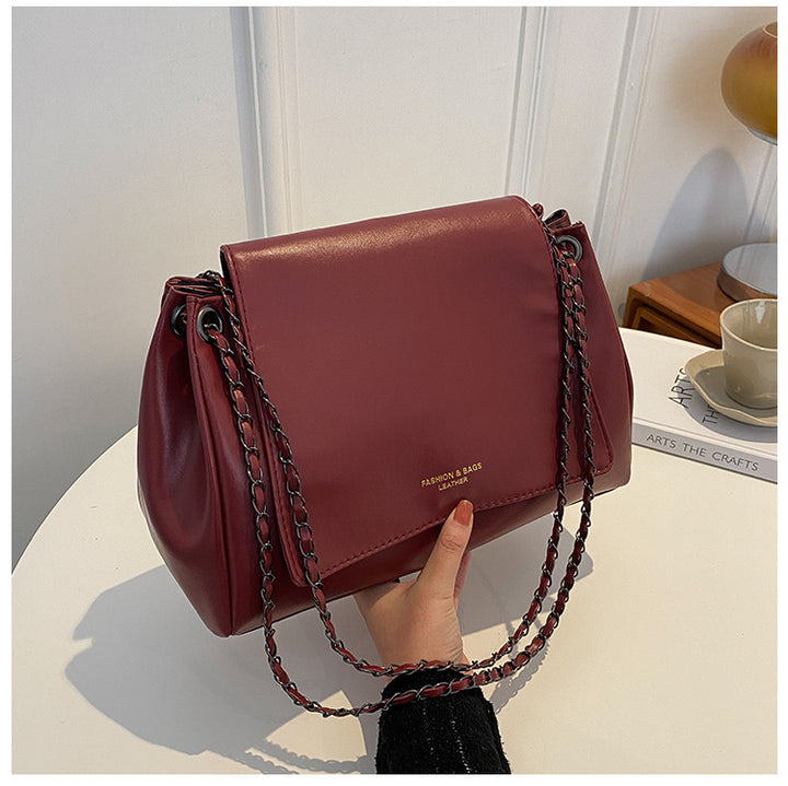 Elegant Chain-Detail Shoulder Handbag