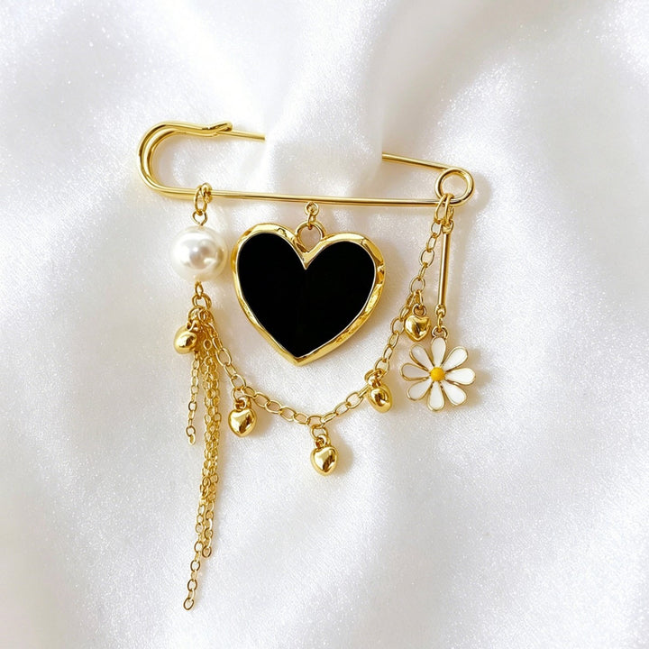 Elegant safety pin pendant Stornfield