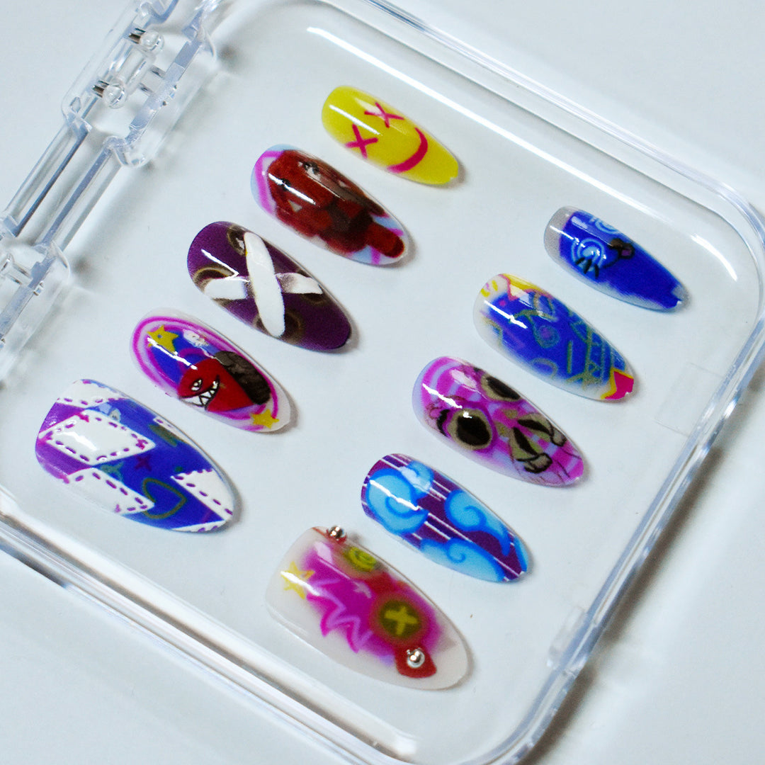 Artistic Kiss-Themed Press-On Nail Art Stornfield