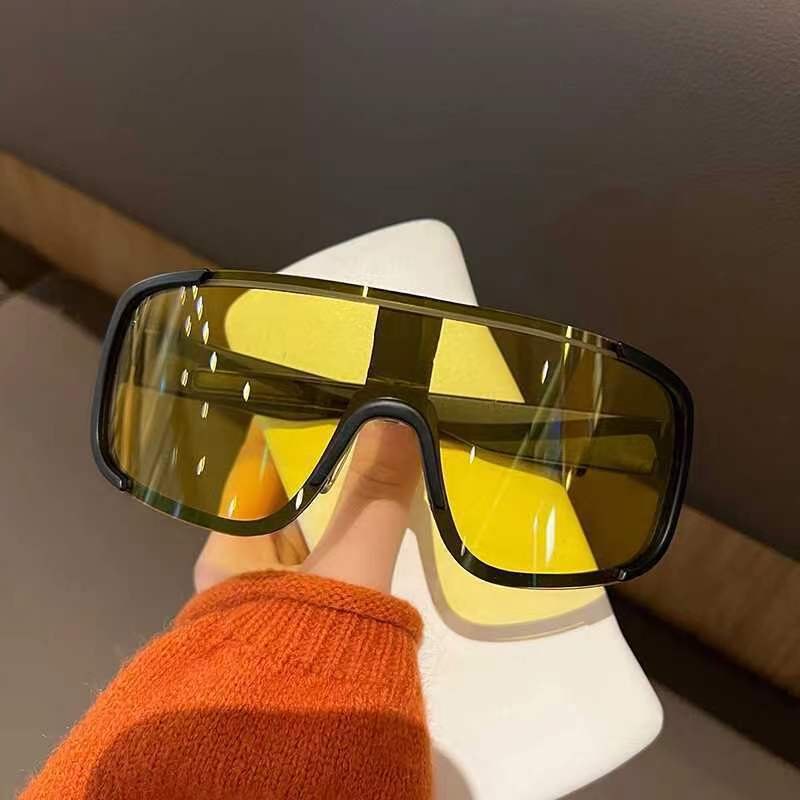 Women's sporty visor-like sunglasses Stornfield