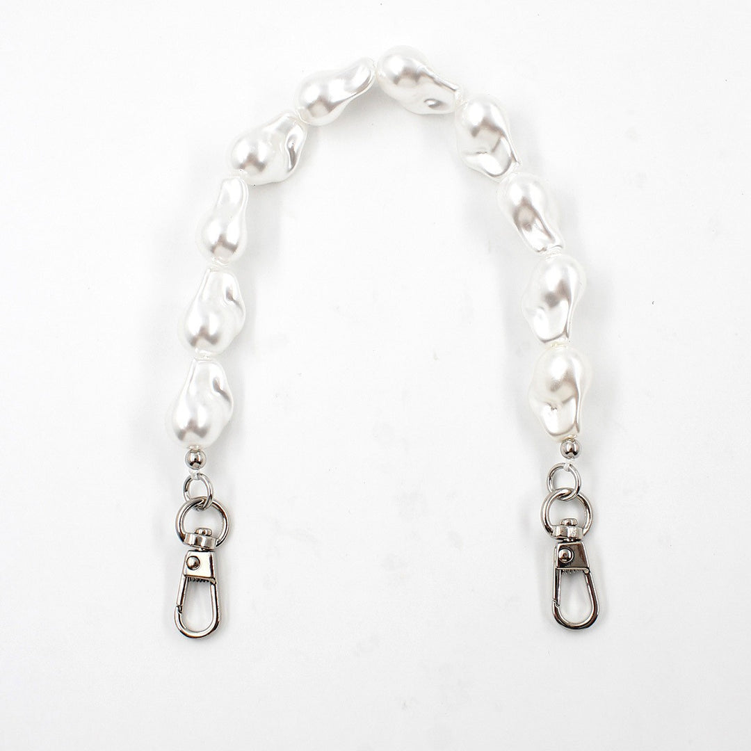 Elegant Beaded Eyewear Chain Stornfield