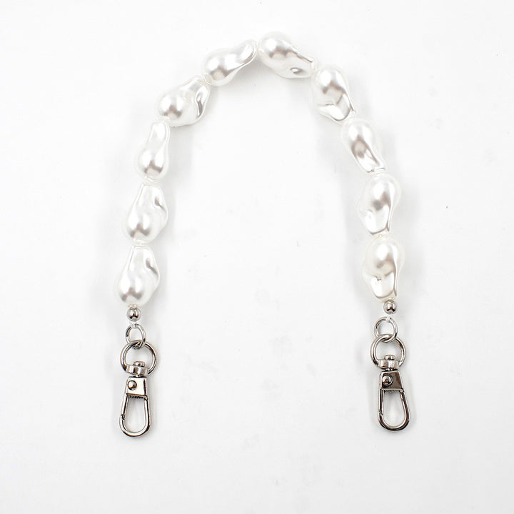 Elegant Beaded Eyewear Chain Stornfield