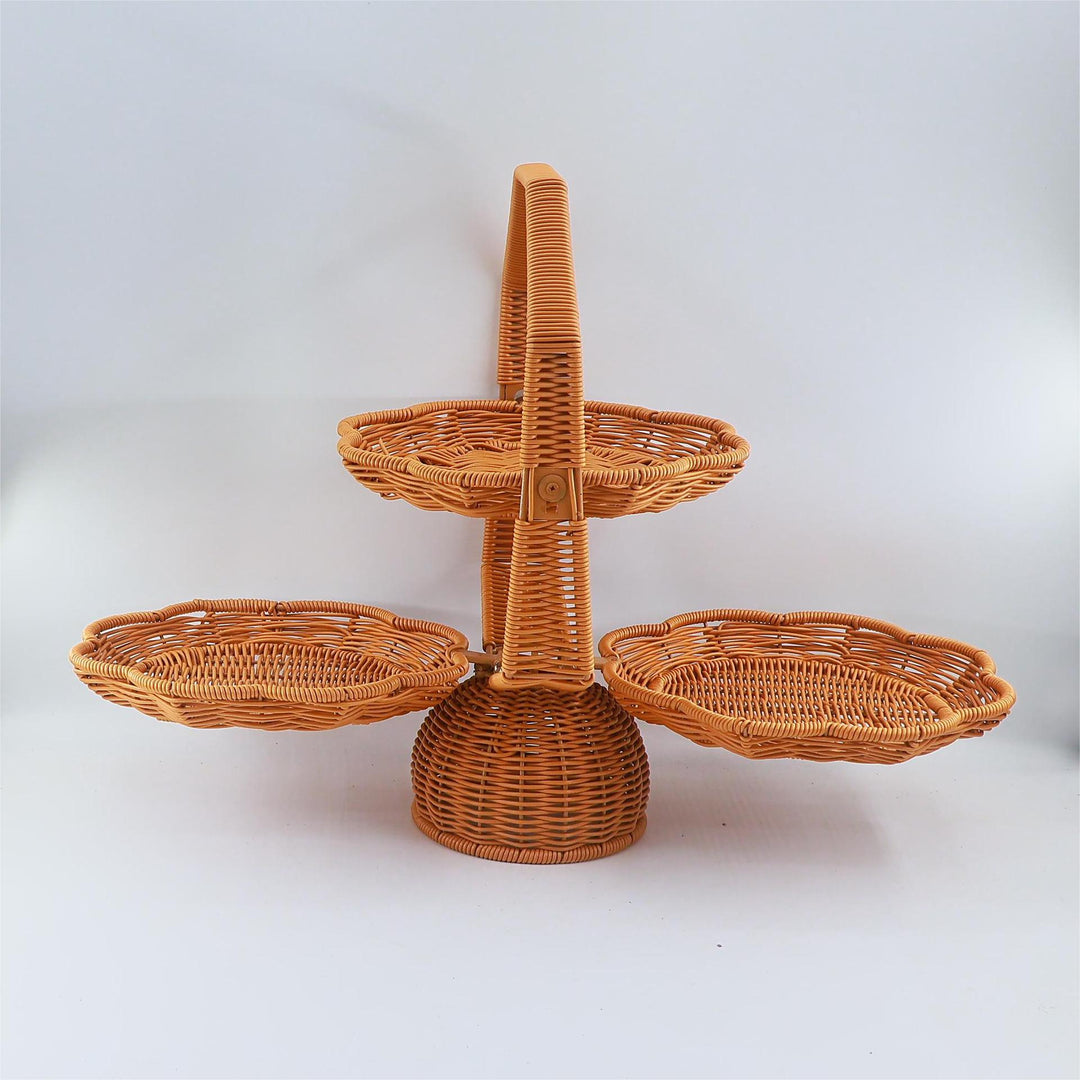 With an elegant three-tier fruit bowl Stornfield