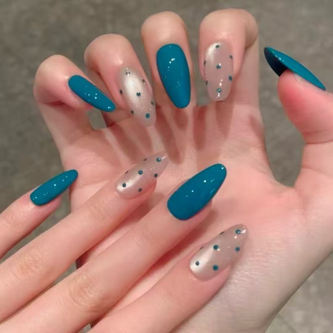 Elegant Press-On Nail Art Set with Jewel Accents Stornfield