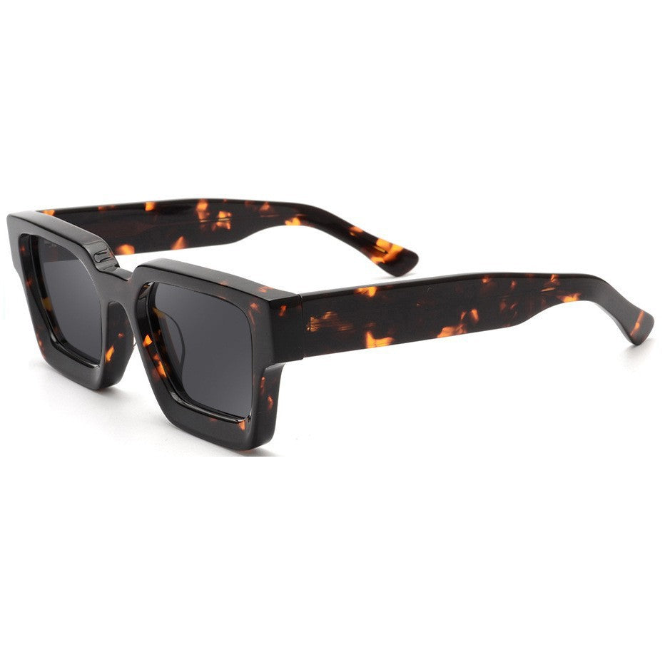 Ladies Designer Sunglasses with striking frame and polarized lenses Stornfield